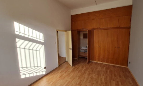 debrecen iroda kiadó